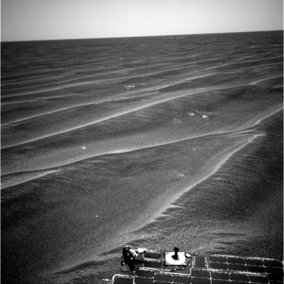 Side-Winders and Solar Panels (2)
vedi il commento al frame precedente
Parole chiave: Mars Panorama