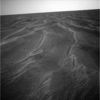 Round crater walls, in the distance (3) - Vostok Crater
completamento della panoramica
Parole chiave: Postcards from Mars