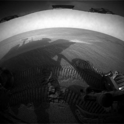 A "bending giant" or a "castle of shadows"...
nessun commento
Parole chiave: Postcards from Mars