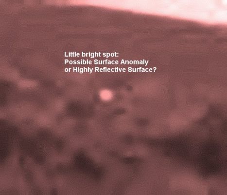 Little Bright Spot (2) - extra detail mgnf, false colors - Sol 423
nessun commento
Parole chiave: Martian Surface - Unusual Surface Feature
