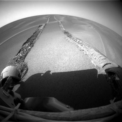 Deep tracks in the sand - Sol 447
nessun commento
Parole chiave: Mars rocks, sand and debris