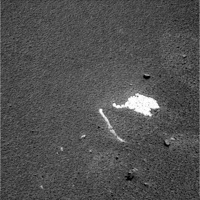 Paving under the sand? (3) - Sol 533
Caption NASA:"Left PanCam Non-linearized Full frame EDR acquired on Sol 533 of Opportunity's mission to Meridiani Planum at approximately 12:10:32 MLT, camera commanded to use Filter 3".
Parole chiave: Unusual rock formation in Meridiani Planum