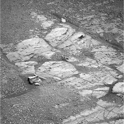Martian Pavements - Sol 616
Vi proponiamo questa bella immagine degli outcrops che circondano il Cratere Erebus e Vi risparmiamo tutte le altre immagini relative ai dintorni di Opportunity per due ordini di motivi: 1) si tratta di panorami ridondanti che ormai sono diventati stucchevoli anche per noi...; 2) la maggior parte di questi panorami si caratterizza per il fatto che tali frames sembrano più disegnini fatti ricalcando delle fotografie piuttosto che fotografie vere e proprie. Come ovvio, potete verificare Voi stessi sul Sito NASA Ufficiale e dedicato ai MER Spirit ed Opportunity ma, se accettate un nostro piccolo e modesto consiglio...non perdete tempo inutilmente verificando ancora una volta ciò chiunque abbia un minimo di buon senso e competenza ha già visto e sottolineato da mesi!
Parole chiave: Martian Paving