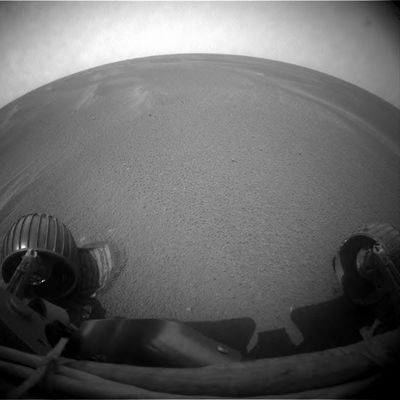 Opportunity's horizon (2) - Sol 626
Original caption:"Left Front Haz-Cam, Non-linearized Full frame EDR acquired on Sol 626 of Opportunity's mission to Meridiani Planum at approximately 11:40:29 MLT".
Parole chiave: Martian landscape - Meridiani Planum, near Erebus Crater