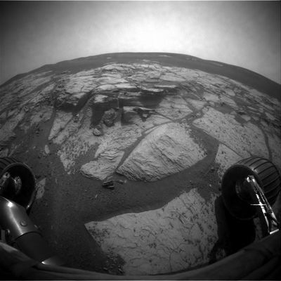 The most beautiful outcrop so far! (1) - Sol 651
Un titolo autoesplicativo per una formazione rocciosa davvero incredibile e - se reale... - spettacolarmente bella!
Voi cosa ne pensate?...

Original caption:"Right Front Haz-Cam Non-linearized Full frame EDR acquired on Sol 651 of Opportunity's mission to Meridiani Planum at approx. 14:08:13 MLT".
Parole chiave: Martian Outcrops - Erebus Area
