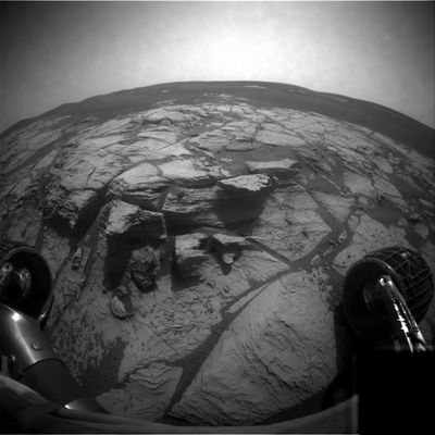 The most beautiful outcrop so far! (3) - Sol 651
Se volete provare a costruire un 3D di questo spettacolare affioramento...ecco lo "stereo-pair"!

Original caption"Right Front Haz-Cam Non-linearized Full frame EDR acquired on Sol 651 of Opportunity's mission to Meridiani Planum at approx. 14:14:51 MLT".
Parole chiave: Martian Outcrops - Erebus Area