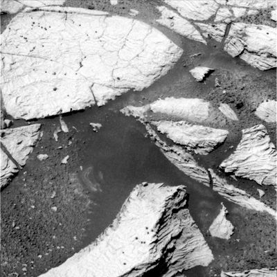 Paving details (2) - Sol 653
vedi il commento svolto per il frame precedente
Parole chiave: Martian Paving