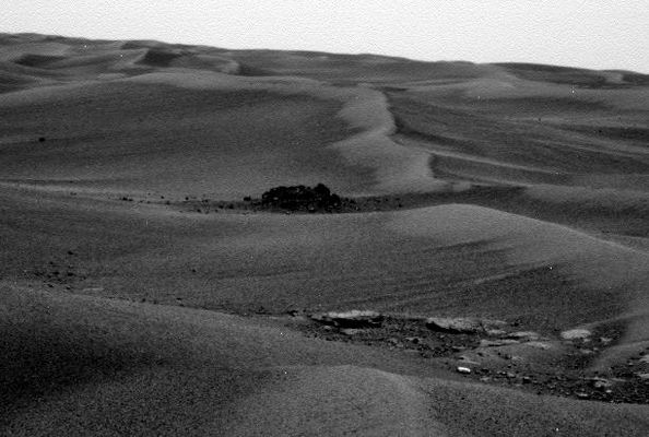 The dunes ahead (1) - Sol 655
Left Pan-Cam Non-linearized Sub-frame EDR acquired on Sol 655 of Opportunity's mission to Meridiani Planum at approx. 12:04:52 MLT. Camera commanded to use Filter 7 (432 nnmt). 
Parole chiave: Martian Dunes - Meridiani Planum - Erebus Area