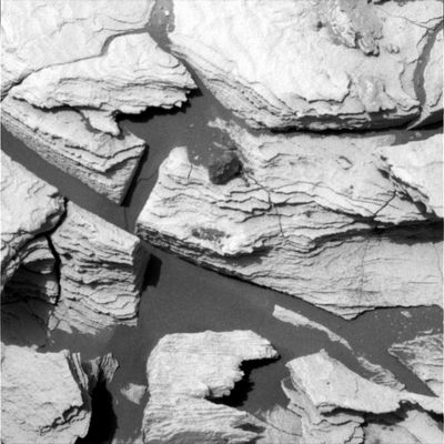 Wonderful Paving... (5) - Sol 661
Right Pan-Cam Non-linearized Full frame EDR acquired on Sol 661 of Opportunity's mission to Meridiani Planum at approximately 10:44:18 MLT. Camera commanded to use Filter 2 (754 nm). 
Parole chiave: Martian Paving - Erebus Area
