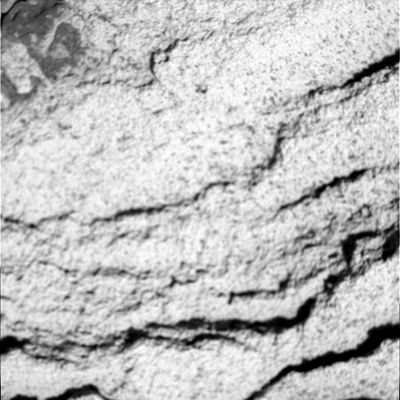 Facing a strange outcrop (5) - Sol 671
Original caption:"Microscopic Imager Non-linearized Full frame EDR acquired on Sol 671 of Opportunity's mission to Meridiani Planum at approximately 11:28:00 MLT; Microscopic Imager dust cover commanded to be OPEN".
Parole chiave: Microscopic Imager (MI)