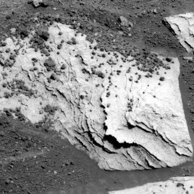 Beautiful Paving, with "Razor-blades" and "Berries" - Sol 681
Original caption:"Left Pan-Cam Non-linearized Sub-frame EDR acquired on Sol 681 of Opportunity's mission to Meridiani Planum at approximately 12:50:23 MLT.
Camera commanded to use Filter 3 (673 nm)".
Parole chiave: Martian Paving - Erebus Area