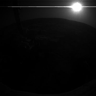 Bright Sun, Dark Sky - Sol 697
Original caption:"Right Front Haz-Cam Non-linearized Full frame EDR acquired on Sol 697 of Opportunity's mission to Meridiani Planum at approximately 16:40:24 MLT".
Parole chiave: The Sun from Mars - Controversial picture