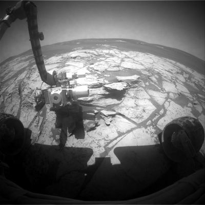 Razorblades' Land - Sol 704
Original caption:"Right Front Haz-Cam Non-linearized Full frame EDR acquired on Sol 704 of Opportunity's mission to Meridiani Planum at approximately 11:18:59 MLT".
Parole chiave: Outcrops - Erebus Crater - Razorblades