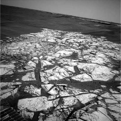 The "Martian Erasers" are back! (3) - Sol 707
Original caption:"Right NavCam Non-linearized Full frame EDR acquired on Sol 707 of Opportunity's mission to Meridiani Planum at approximately 13:13:27 MLT".
Parole chiave: Mars Panorama - Erebus Area - possible digital alterations