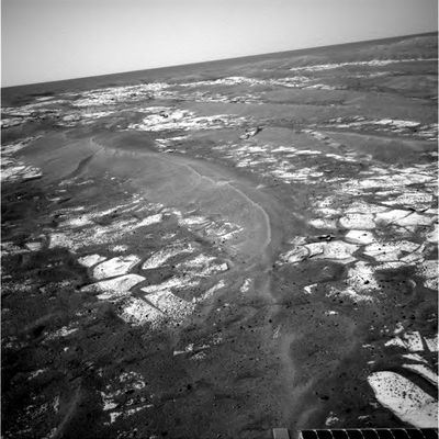 The "Martian Erasers" are back! (5) - Sol 707
Original caption:"Left NavCam Non-linearized Full frame EDR acquired on Sol 707 of Opportunity's mission to Meridiani Planum at approximately 13:28:08 MLT".
Parole chiave: Mars Panorama - Erebus Area - possible digital alterations