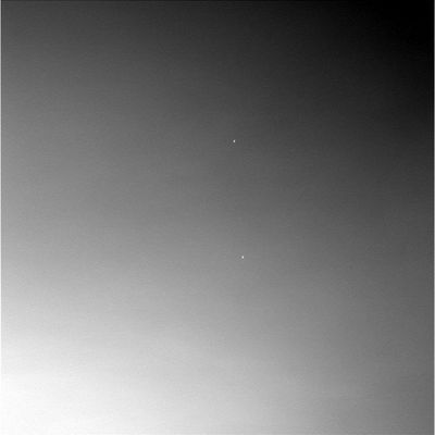 What's in the Sky?
Caption originale:"Left PanCam Non-linearized Full frame EDR acquired on Sol 718 of Opportunity's mission to Meridiani Planum at approximately 04:48:44 MLT. 
Camera commanded to use Filter 1 (739 nm)".
Parole chiave: Martian Sky