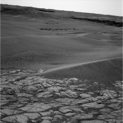 The rocky rim and outcrops of Erebus Crater (2)
Caption originale:"Left PanCam Non-linearized Full frame EDR acquired on Sol 733 of Opportunity's mission to Meridiani Planum at approximately 11:30:35 MLT.
Camera commanded to use Filter 7 (432 nm)".
Parole chiave: The Rim of Erebus Crater