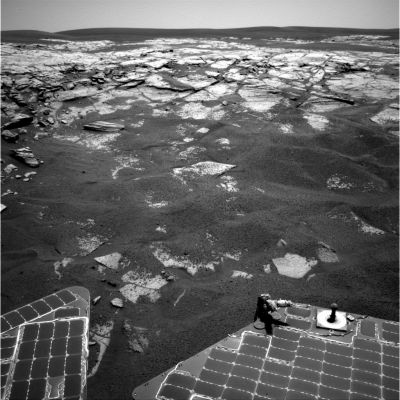The rocky rim of Erebus, from very close (2) - Sol 745
Caption originale:"Left NavCam Non-linearized Full frame EDR acquired on Sol 745 of Opportunity's mission to Meridiani Planum at approximately 11:59:39 MLT".
Parole chiave: Erebus' Rim