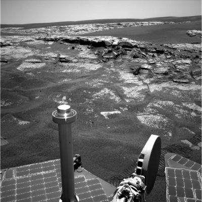 The rocky rim of Erebus, from very close (3) - Sol 745
Caption originale:"Right NavCam Non-linearized Full frame EDR acquired on Sol 745 of Opportunity's mission to Meridiani Planum at approximately 12:00:16 MLT".
Parole chiave: Erebus' Rim