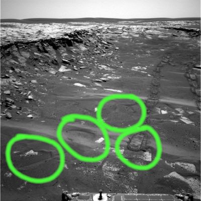 The layered rim of Erebus Crater (5) - Sol 747
Carchiature Verdi: cedimenti (ovvero: Martian Sandglasses...)
Parole chiave: The Rim of Erebus Crater