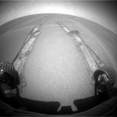Tracks! - Sol 762
Caption NASA originale:"Right Front HazCam Non-linearized Full frame EDR acquired on Sol 762 of Opportunity's mission to Meridiani Planum at approximately 13:14:06 MLT".
Parole chiave: Martian "disturbed" Soil - Meridiani Planum