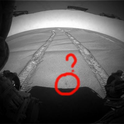 Rear-View, with (possible) photoartifact - Sol 789
Caption NASA originale:"Left Rear HazCam Non-linearized Full frame EDR acquired on Sol 789 of Opportunity's mission to Meridiani Planum at approximately 12:20:53 MLT".
Parole chiave: Martian surface - Sands