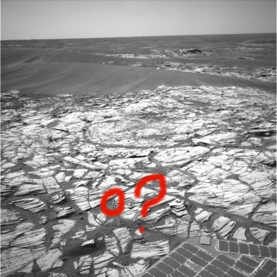 More alterations?!? - Sol 824
Cerchiatura Rossa: un particolare molto interessante (ed estremamente ambiguo) segnalatoci dal nostro Amico e Socio, Lorenzo Leone. Che cosa c'è sul bordo di questo Pavimento Marziano? Un "disegno", una qualche forma di "abrasione meccanica" (come quelle operate dal Rock Abrasion Tool - RAT - di Opportunity) o una nuova ed assolutamente inspiegabile (che cosa c'è da nascondere in quel punto?) "cancellatura/manipolazione digitale"?

Voi che dite?...
Parole chiave: Mars Panorama - Controversial - Possible Anomaly/Alteration