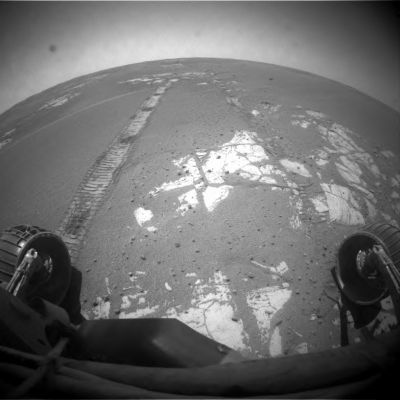 Open Range... - Sol 830
Opportunity is healthy and continuing to make its way toward Victoria Crater. Opportunity made 108 meters (354 feet) of progress in 2 Soles of driving and was approximately 1000 meters (just over half a mile) from Victoria Crater at the end of Sol 823. 

Opportunity and NASA's Mars Odyssey orbiter are conducting a set of demonstrations using the relay between the Rover and Orbiter to aid planning for communications during NASA's Phoenix Mars Lander mission, (launch in August 2007 and landing in May 2008).

Parole chiave: Mars Panorama