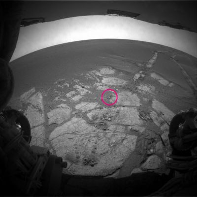 Bright rock (context image) - Sol 862
nessun commento
Parole chiave: Mars rocks, sand and debris
