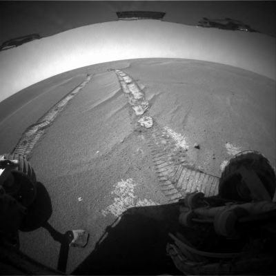 The way behind (2) - Sol 864
"Right Rear HazCam Non-linearized Full frame EDR acquired on Sol 864 of Opportunity's mission to Meridiani Planum at approx. 12:49:35 MLT"
Parole chiave: Martian Horizon