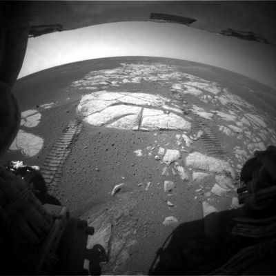 Beautiful Paving, from very close - Sol 869
Caption originale:"Left Rear HazCam Non-linearized Full frame EDR acquired on Sol 869 of Opportunity's mission to Meridiani Planum at approximately 14:13:01 MLT".
Parole chiave: Martian Paving - Beagle Crater