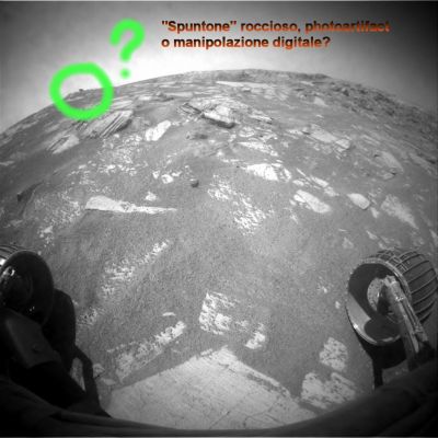 Beagle's "Razorblade"...Or something else?!? (context image) - Sol 896
L'apparenza, esaminando il frame senza ingrandimenti e senza ricorrere a qualche elaborazione volta a migliorarne la qualità visiva, suggerisce che il rilievo cerchiato in verde sia solo uno "spuntone roccioso" ma poi, se andate a guardare il successivo detail mgnf, potreste anche cambiare idea...
Parole chiave: Martian Surface - Unusual Surface Feature