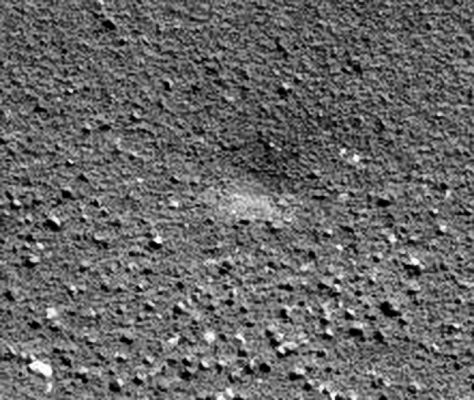 Mini-crater or Martian Sandglass? (detail mgnf) - Sol 907
nessun commento
Parole chiave: Martian Surface - Controversial Surface Feature