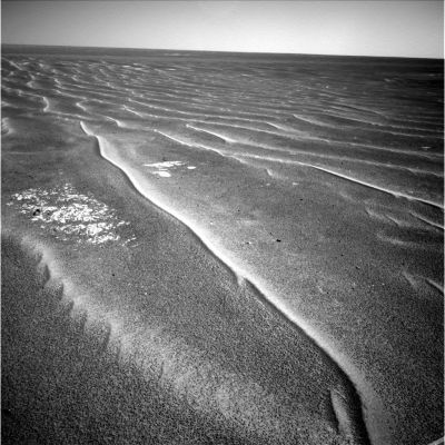 Long, long, long...Side-Winder! - Sol 943
Caption NASA:"Right NavCam Non-linearized Full frame EDR acquired on Sol 943 of Opportunity's mission to Meridiani Planum at approximately 13:09:09 MLT".
Parole chiave: Mars Panorama - Side-Winders - Victoria Crater Area