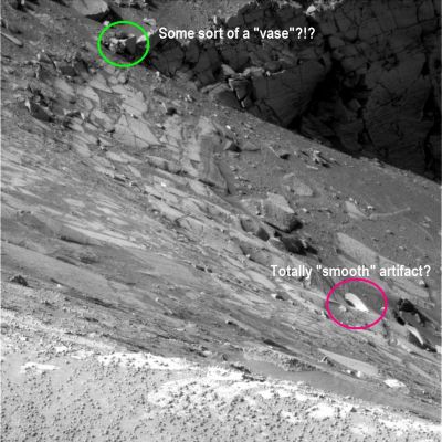 Surface Anomalies inside Victoria (context image) - Sol 975
Grazie ad un nuovo eccellente "colpo d'occhio" del Dr Gianluigi Barca, ecco 2 nuove possibili Anomalia di Superficie che fanno capolino dall'interno di Victoria Crater (una cerchiata in verde - Surface Anomaly n. 1 - ed una cerchiata in fucsia - Surface Anomaly n. 2).

Come potrete vedere nei successivi detail mgnf, si tratta di "rilievi" assolutamente enigmatici e, per tanti ordini di motivi, alquanto sconvolgenti.
Perche'? Perche', soprattutto, si tratta di "rilievi superficiali" che - geologicamente e razionalmente parlando - NON DOVREBBERO ESISTERE (e comunque non dove li vediamo).

Interessante, non credete?!? Peccato che la NASA (sic!) non abbia (almeno per ora) nulla da dire...
Parole chiave: Victoria Crater - extremely unusual inner features - controversial
