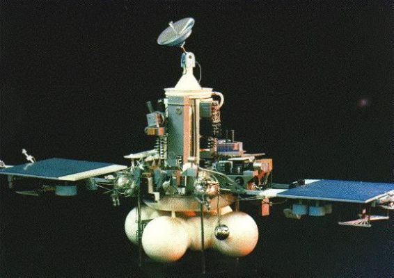 The probe "Phobos 2"
"...Phobos-2 operated nominally throughout its cruise and Mars orbital insertion phases, gathering various data (...) Shortly before the final phase of the mission, during which the spacecraft was to approach within 50 m of Phobos' surface and release two landers (...) contact with Phobos-2 was lost. The mission ended when the spacecraft signal failed to be successfully reacquired on 27 March 1989. The cause of the failure was determined to be a malfunction of the on-board computer..."
Parole chiave: Phobos 2 Probe