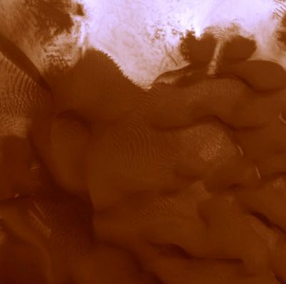 The "Frozen Lake" of Vastitas Borealis...is not a Lake, according to NASA (EDM - Enhanced Natural Colors; credits for the additional process. and color.: Dr Paolo C. Fienga - Lunexit Team)
This EDM shows the Dunes and Frost boundary up-close. The Frost is largely absent over the Dunes and is more stable over the ground that does not have dune-shaped landforms.
Parole chiave: Mars from orbit - Crater with Lake - Northern Plains