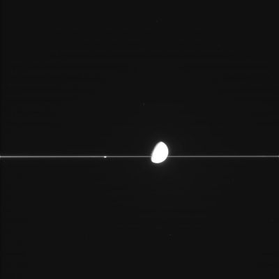 Rhea and Prometheus
Una nuova istantanea di due dei protagonisti delle "danze planetarie" che si susseguono nello spazio di Saturno e che Sir Stanley Kubrick riuscì ad immaginare molto bene più di 36 anni fa ed a farne un tassello fondamentale del film di fantascienza più famoso (e certamente più suggestivo ed attuale) al Mondo.
Parole chiave: Saturn's Moons - Rhea and Prometheus