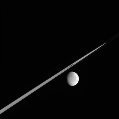 Rhea and the Rings, from about 2MKM
nessun commento
Parole chiave: Saturn's Moons - Rhea and the Rings