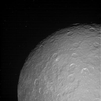 Approaching Rhea (2)
In the outpost of the Saturn System the moon Rhea waits for the Cassini spacecraft. On Saturday, Nov. 26, 2005, the spacecraft will come within 500 Km (about 310 miles) of its surface. Rhea's cratered surface looks in some ways similar to our own Moon, or the planet Mercury. But make no mistake: Rhea's icy exterior would quickly melt if this moon were brought as close to the Sun as Mercury.
N00043271.jpg was taken on November 26, 2005, and received on Earth on November 27, 2005. The camera was pointing toward Rhea that, at the time, was distant approximately 172.530 Km from the spaceship. The image was taken using the UV1 and CL2 filters.
Parole chiave: Saturn's Moons - Rhea