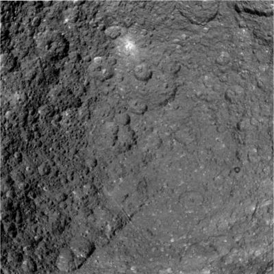 Little "White Rayed Splat"
N00043395.jpg was taken on November 26, 2005 and received on Earth November 27, 2005. The camera was pointing toward Rhea that, at the time, was approximately 65.528 Km away.
The image was taken using the CL1 and CL2 filters.
Parole chiave: Saturn's Moons - Rhea