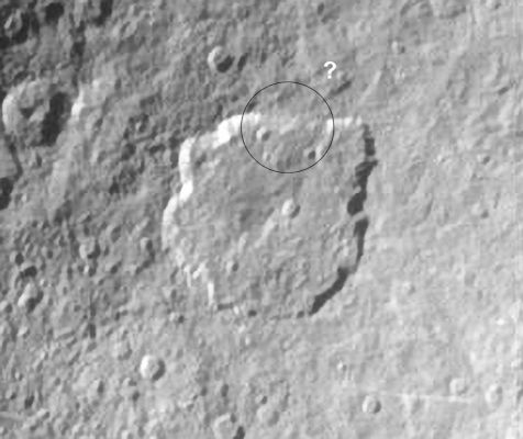 Moments of Rhea (7) - Squared Crater and anomalous "slope" (detail mgnf)
nessun commento
Parole chiave: Saturn's Moons - Rhea
