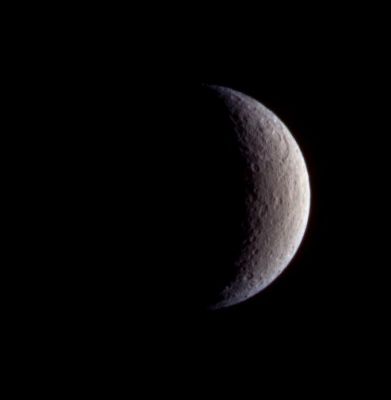 Rhea (false colors)
Caption NASA originale:"This false-color picture of Saturn's moon Rhea from Cassini enhances slight differences in natural color across the moon's face. The extreme north and south latitudes have a notable difference in hue compared to the mid-latitudes. 
This view of Rhea is a composite of images taken using filters sensitive to green (centered at 568 nnmts) and infrared light (2 infrared filters, centered at 752 and 930 nnmts) and has been processed to accentuate subtle color differences. 
The image was taken with the Cassini spacecraft narrow angle-camera on Feb. 18, 2005, at a distance of approximately 890.000 Km from Rhea and at a Sun-Rhea-spacecraft phase angle of 116°. The image scale is 5 Km per pixel".
Parole chiave: Saturn's Moons - Rhea