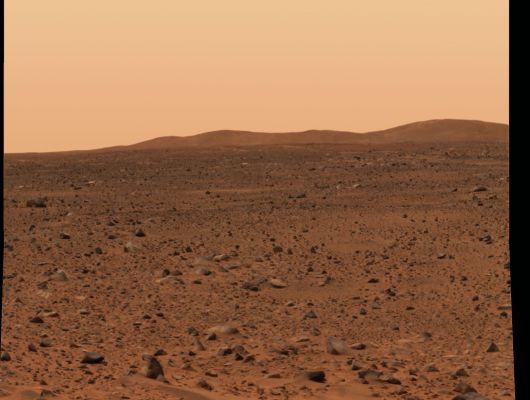 The "Columbia Hills" - Sol 16 (Approximate True Colors; credits: NASA/JPL-Caltech)
Ripresa dalla posizione iniziale del Rover Spirit, solo pochi Soles dopo l'arrivo su Marte, ecco un'immagine in "true colors" delle (allora) ancora distanti Columbia Hills. Immagini come questa, ora che ci avviciniamo all'anno di permanenza sul Pianeta Rosso, sono solo un ricordo: i frames a colori sono rarissimi, così come quelli in "almost true colors". I motivi? Provate Voi a fare qualche domanda al Centro Controllo Missione: noi ci abbiamo provato (ormai) troppe volte, senza ottenere uno straccio di risposta. Adesso basta...
Parole chiave: Postcards from Mars
