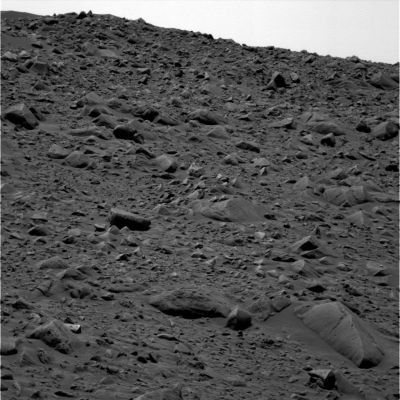 Rocky panorama on Sol 64 (1)
Guardate le rocce che caratterizzano questo splendido panorama e poi provate a cercarne qualcuna "strana": Vi assicuriamo che non avrete difficolt� a scovare ALMENO 4 Singolarit�!
Parole chiave: Mars rocks, sand and debris - Controversial image