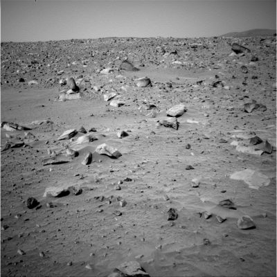 The rocky path to the rim of Bonneville - Sol 64
Caption NASA originale:"This image taken by the MER Spirit's NavCam  shows the rocky path lying due East of the Rover. Boulders as large as half a meter (1,6 feet) dot the landscape here near Bonneville Crater. The East Hills, over 2 Km away (1,3 miles), can be seen to the far right. Spirit will most likely drive toward the rim of Bonneville Crater along a safer route to the North of this area".
Parole chiave: Mars rocks, sand and debris