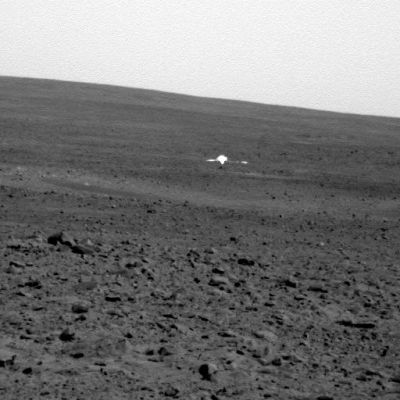 What is that "Silver Sphere"? - Sol 67
Anche di questa Anomalia si è già sommariamente detto qualcosa nella Sezione "Mars Spirit Anomalies". 
Che cos'è? Non lo sappiamo. 
Che cosa NON è? Non è l'Heat-Shield (il quale, a detta della NASA, è caduto sul ciglio del Cratere Bonneville) e non è la Back-Shell (che, assieme al paracadute, si troverebbe da tutt'altra parte). 

Cosa rimane?
Parole chiave: Highly Controversial Image