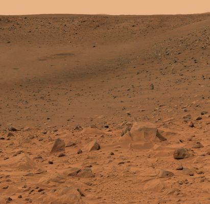 Bonneville Crater and a 360� panorama (10) - Sol 68
Molto interessante un particolare: sul fondo di Bonneville, decisamente molto ben visibile, un altro cratere, molto piccolo e dai bordi molti sottili. Spettacolare la definizione dei boulders in primo piano e di tantissime altre rocce dalle forme aguzze.
Parole chiave: Mars Panorama
