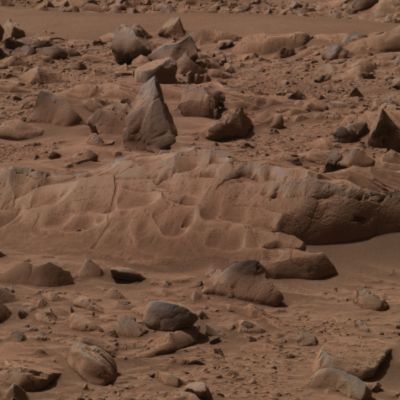 Mazatzal: the rock of sugar in approximate true colors - Sol 78
Caption NASA originale:"This approximate true-color image taken by the PanCam on the MER Spirit shows the rock dubbed Mazatzal before the Rover drilled into it with its RAT. On sol 82, Spirit ground into a circular patch of the rock called 'New York', then repeated this operation on sol 85 to complete the hole. Several observations were made during this grinding process with the Rover's suite of scientific instruments. Preliminary results suggest that fluid may have been present during Mazatzal's formation. Images from the PnCam's blue, green and red filters (480, 530 and 600-nanometer filters) were combined to make this picture".

Nota: se questo è il colore "approssimativamente vero" di Mazatzal e dei suoi dintorni (ergo anche del rim di Bonneville), allora dobbiamo chiederci come mai tutte le altre immagini in colori "approssimativamente veri" - sempre a detta della NASA - dell'Area di Gusaev sono così diverse (e neppure lontanamente parenti di questa, cromaticamente parlando). 
Parole chiave: Mars rocks, sand and debris - Controversial image
