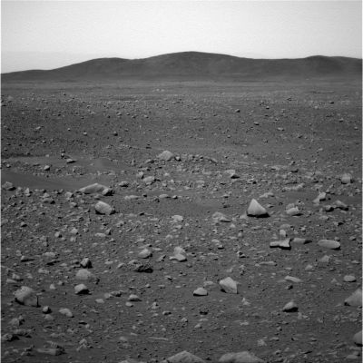 Approaching the Hills - Sol 90
Eravamo ancora lontani dalle Colline che Spirit avrebbe in parte scalato, ma immagini come questa ci servono a ricordare che, anche durante un viaggio concepito per "fare Scienza e Conoscenza", ci devono essere dei momenti in cui l'unica cosa da fare è "guardarsi attorno".
Perchè? Per trovare, in quello che vediamo e nella oggettiva bellezza di tutto quello che ci circonda - su Marte come sulla Terra o su Saturno... - lo scopo finale e la ragione ultima di ogni Ricerca. Un fine ultimo che, a nostro parere, consiste nell'allargare i confini della nostra immaginazione. 
Parole chiave: Postcard from Mars